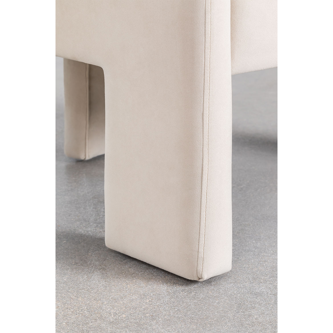 Poltrona en Terciopelo Xastru color beige 6