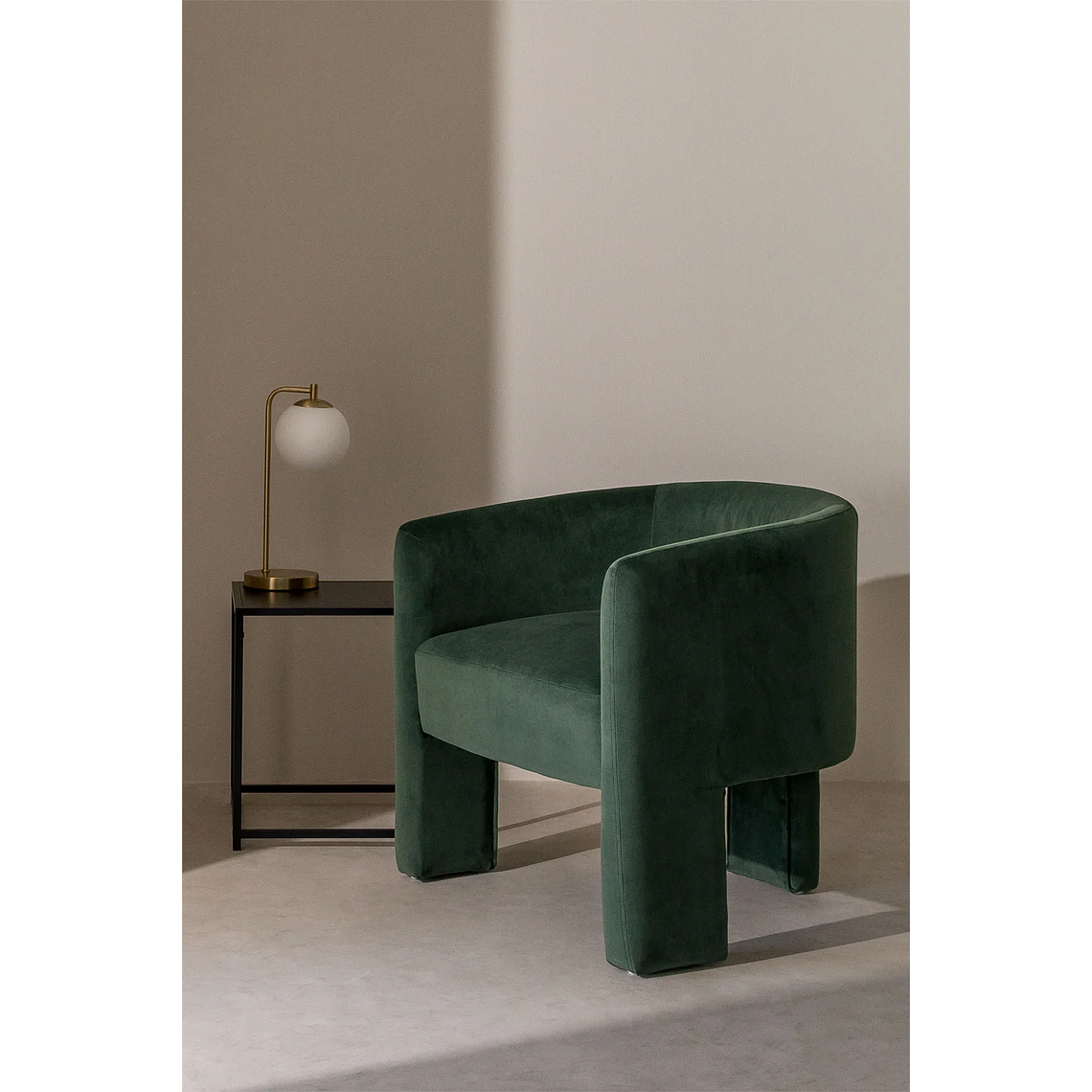 Poltrona en Terciopelo Xastru color verde jungla 1