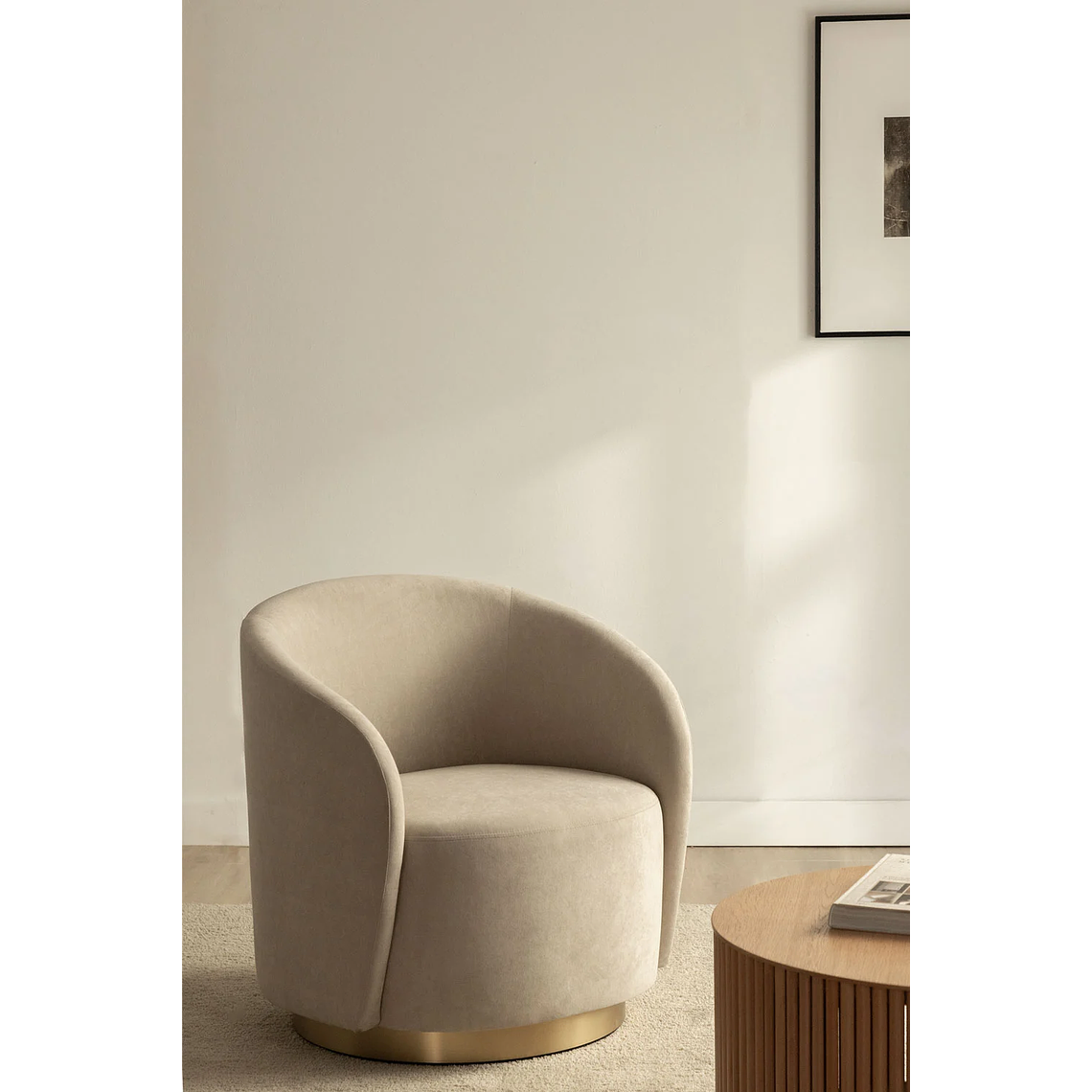 Poltrona en Terciopelo Sidoni color marrón trigo 2