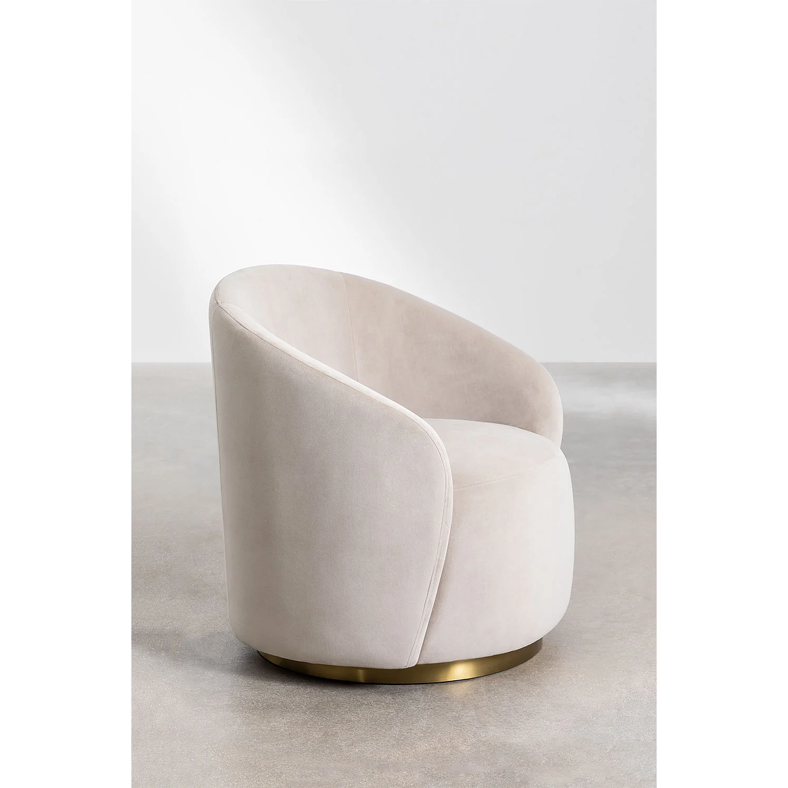 Poltrona en Terciopelo Sidoni color marrón trigo 3