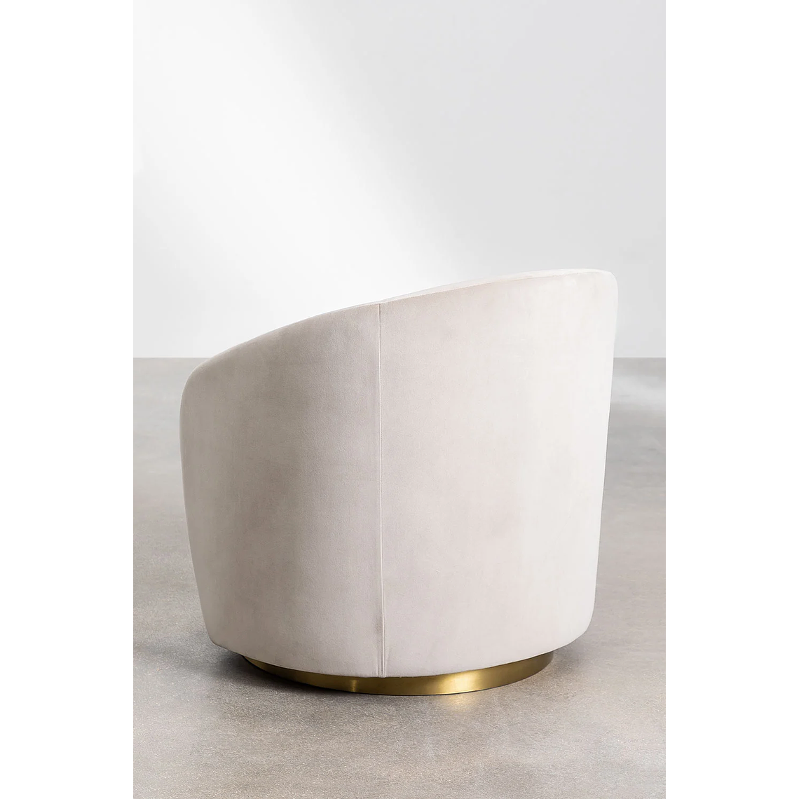 Poltrona en Terciopelo Sidoni color marrón trigo 4