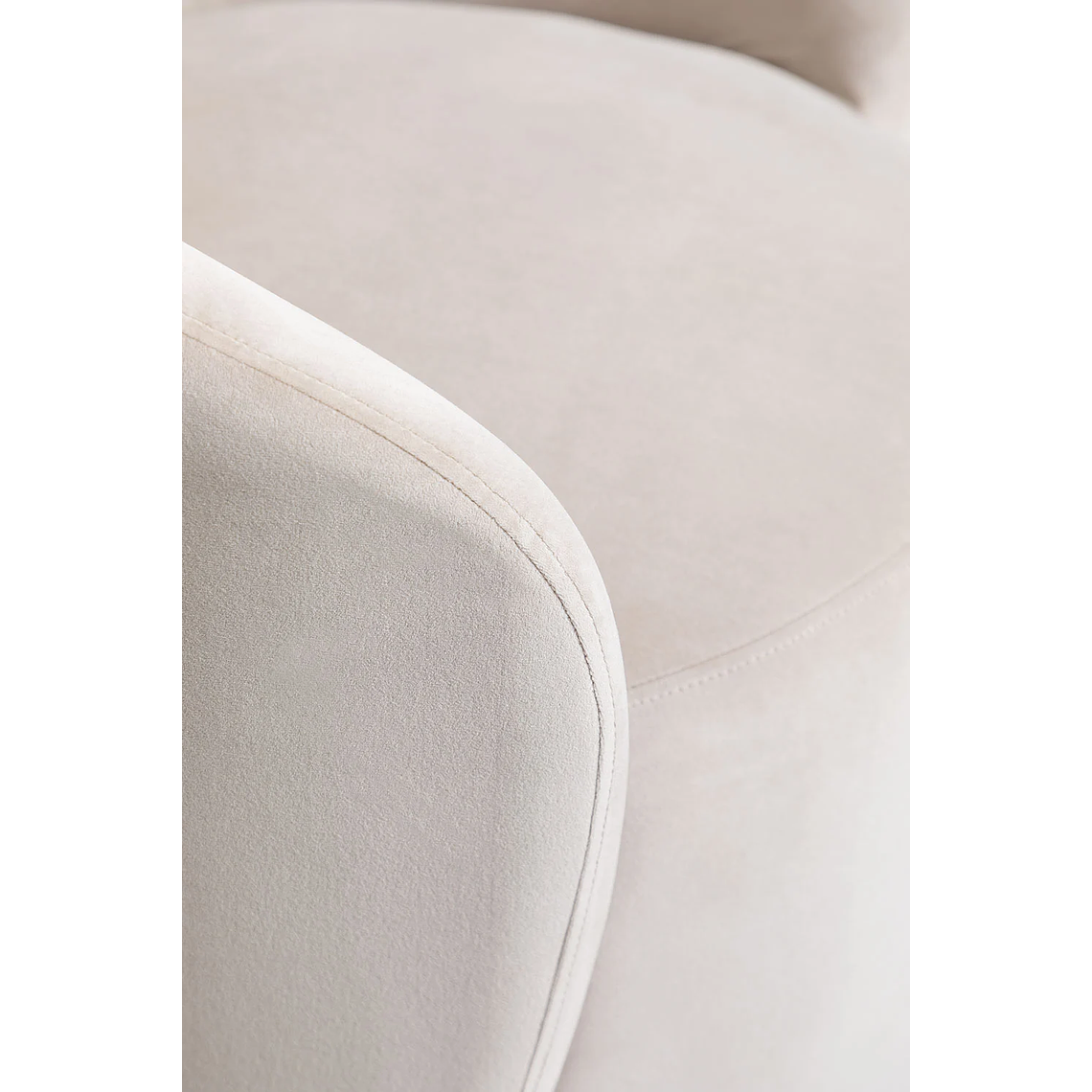 Poltrona en Terciopelo Sidoni color marrón trigo 5