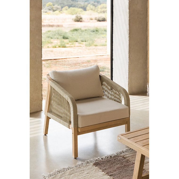 Poltrona en madera de acacia Dubai 1