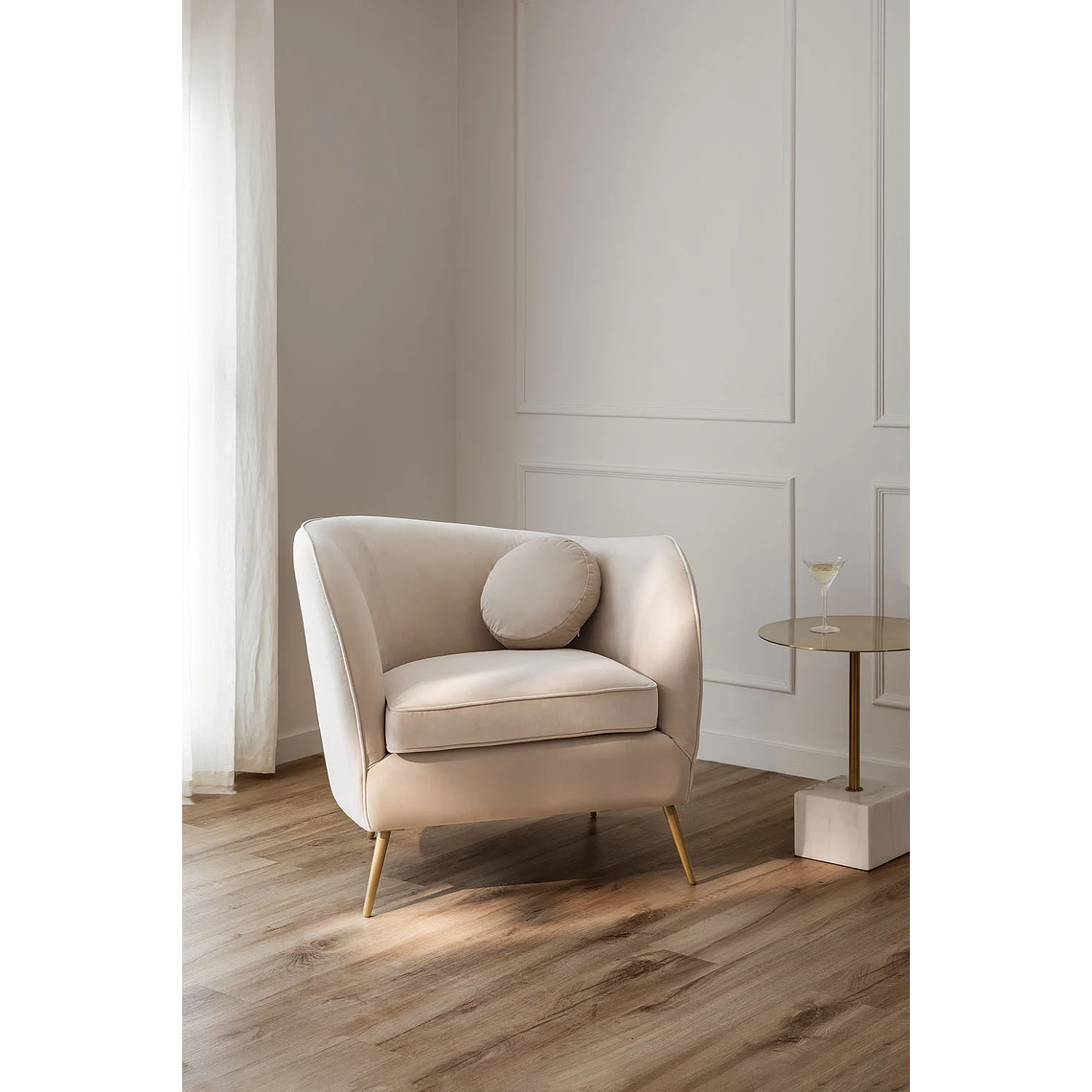 Poltrona en Terciopelo Clovys color marrón trigo 1