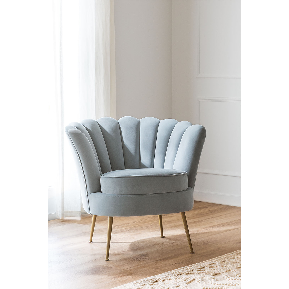 Poltrona en Terciopelo Morla color azúl niagara 1