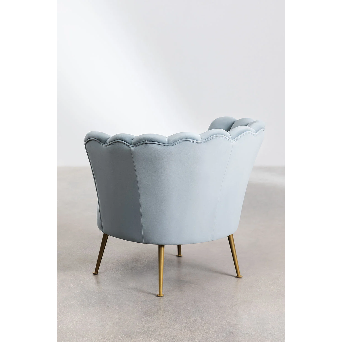 Poltrona en Terciopelo Morla color azúl niagara 4