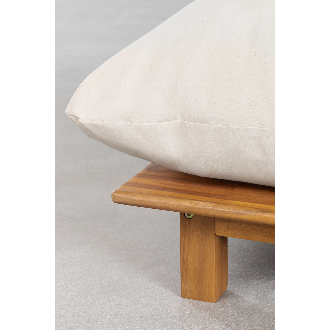 Puff en Madera de Acacia Brina 92 cm beige crema 2