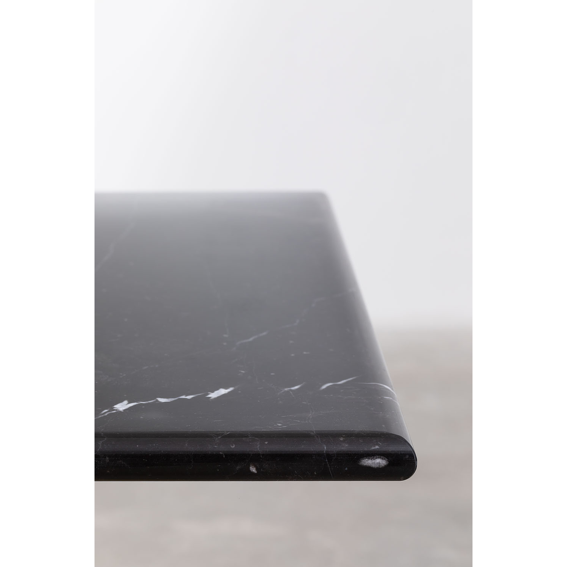 Mesa Alta de Bar Cuadrada en Mármol Negro (60x60 cm) Rocher 3