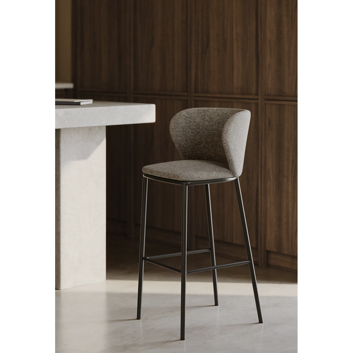 Taburete Ciselia de chenilla marrón claro y acero negro 75 cm FSC Mix Credit 2