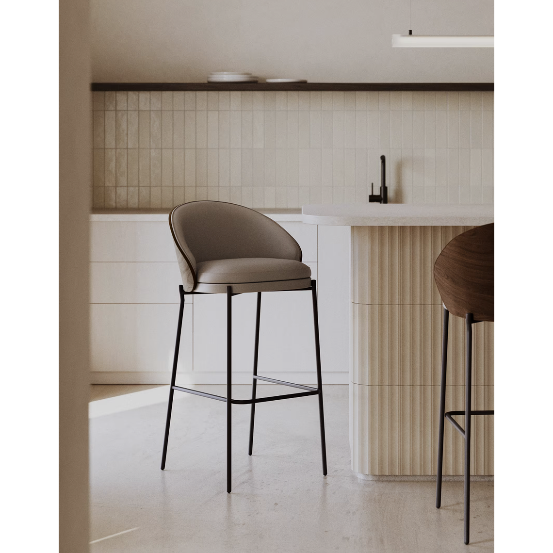 Taburete Eamy de piel sintética marrón, chapado fresno acabado nogal y metal marrón 77cm 2