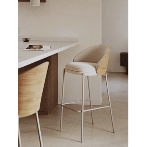 Taburete Eamy chenilla beige, chapado en fresno acabado natural y metal beige altura 77 cm