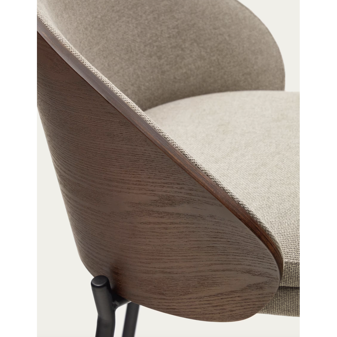 Taburete Eamy de chenilla marrón claro chapado en fresno acabado wengué y metal negro 77cm 3