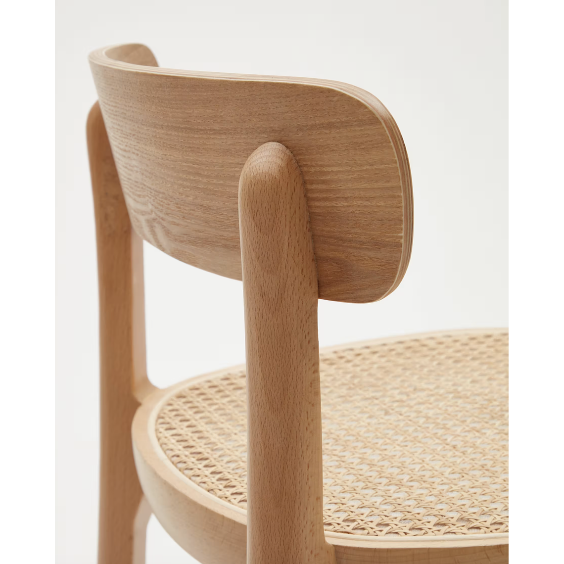 Taburete Romane de madera de haya acabado natural y chapa de fresno y ratán altura 75 cm 3