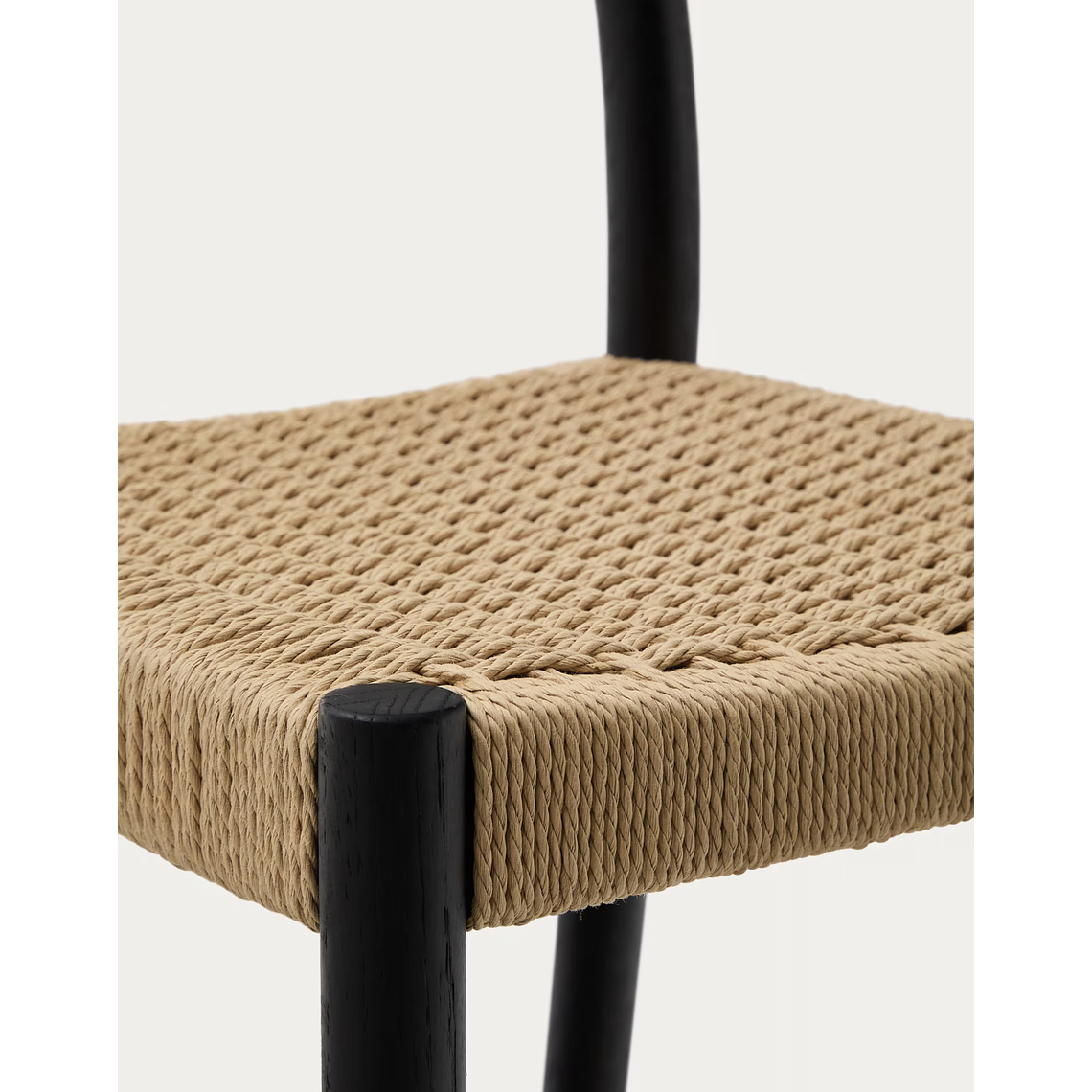 Taburete Yalia respaldo madera maciza roble acabado negro y asiento de cuerda 65cm FSC100% 4