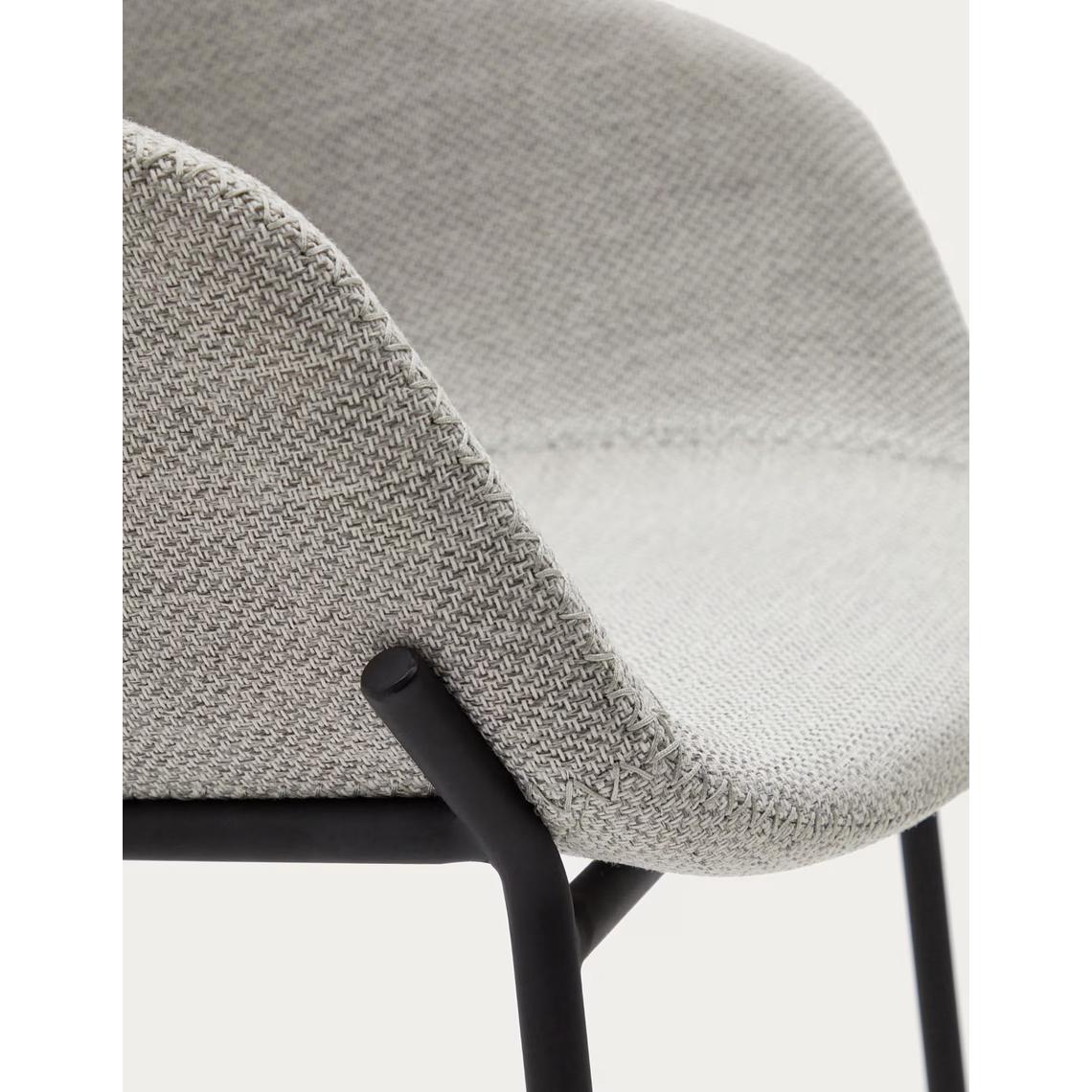 Taburete Yvette gris claro y patas de acero con acabado negro altura 75 cm 2