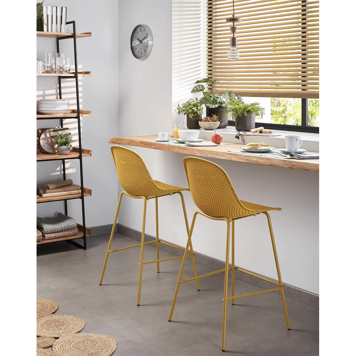 Taburete exterior Quinby amarillo altura 75 cm 2