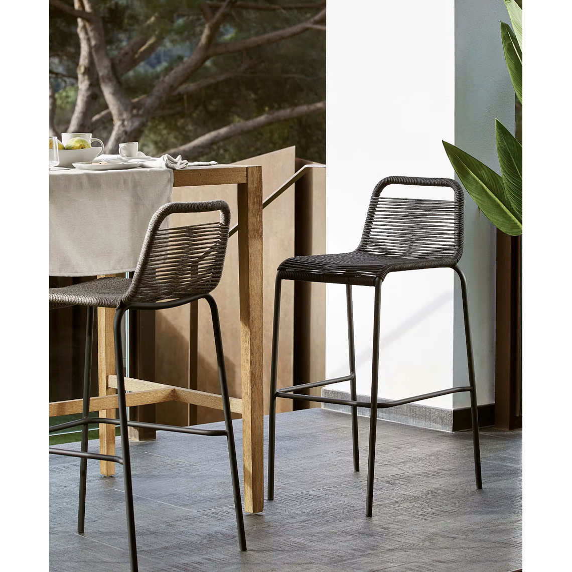 Taburete apilable Lambton de cuerda negro y acero con acabado negro altura 74 cm 2