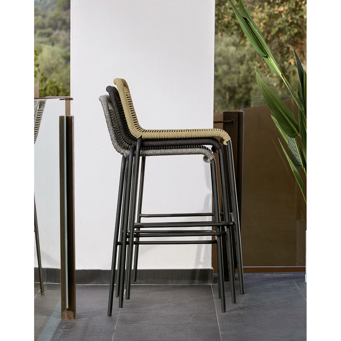 Taburete apilable Lambton de cuerda negro y acero con acabado negro altura 74 cm 4