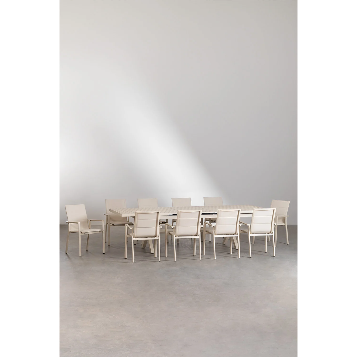 Juego de Mesa Extensible Rectangular (240-300x100 cm) y 10 Sillas de Jardín Apilables en Aluminio Karena Beige Tapioca 2
