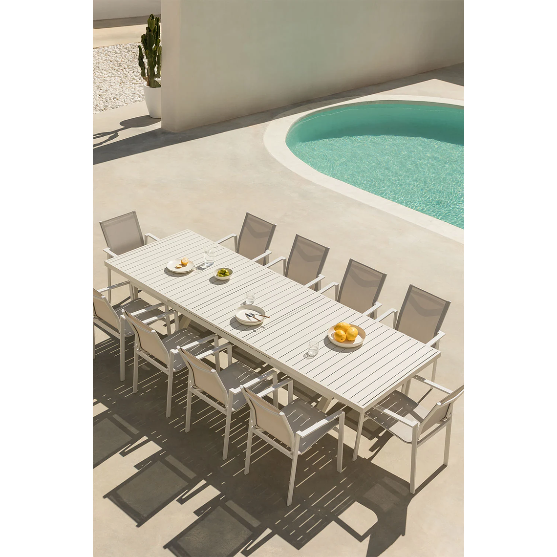 Juego de Mesa de Jardín Extensible Rectangular en Aluminio (240-300x100 cm) Karena y 10 Sillas de Jardín Eika 1