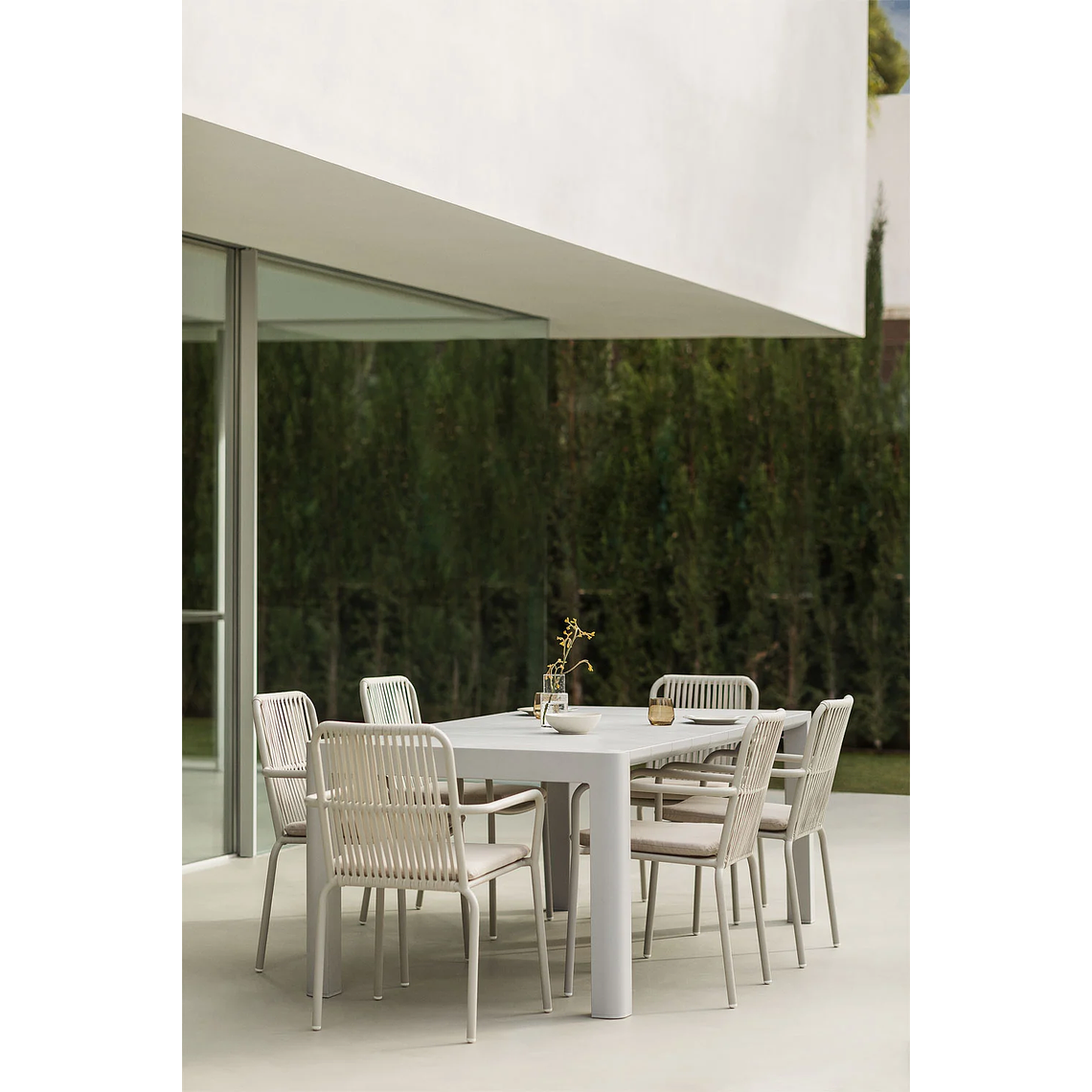 Juego de Mesa Rectangular (180x100 cm) Arnadine y 6 Sillas de Jardín Apilables en Aluminio Alberta Gris Claro 1