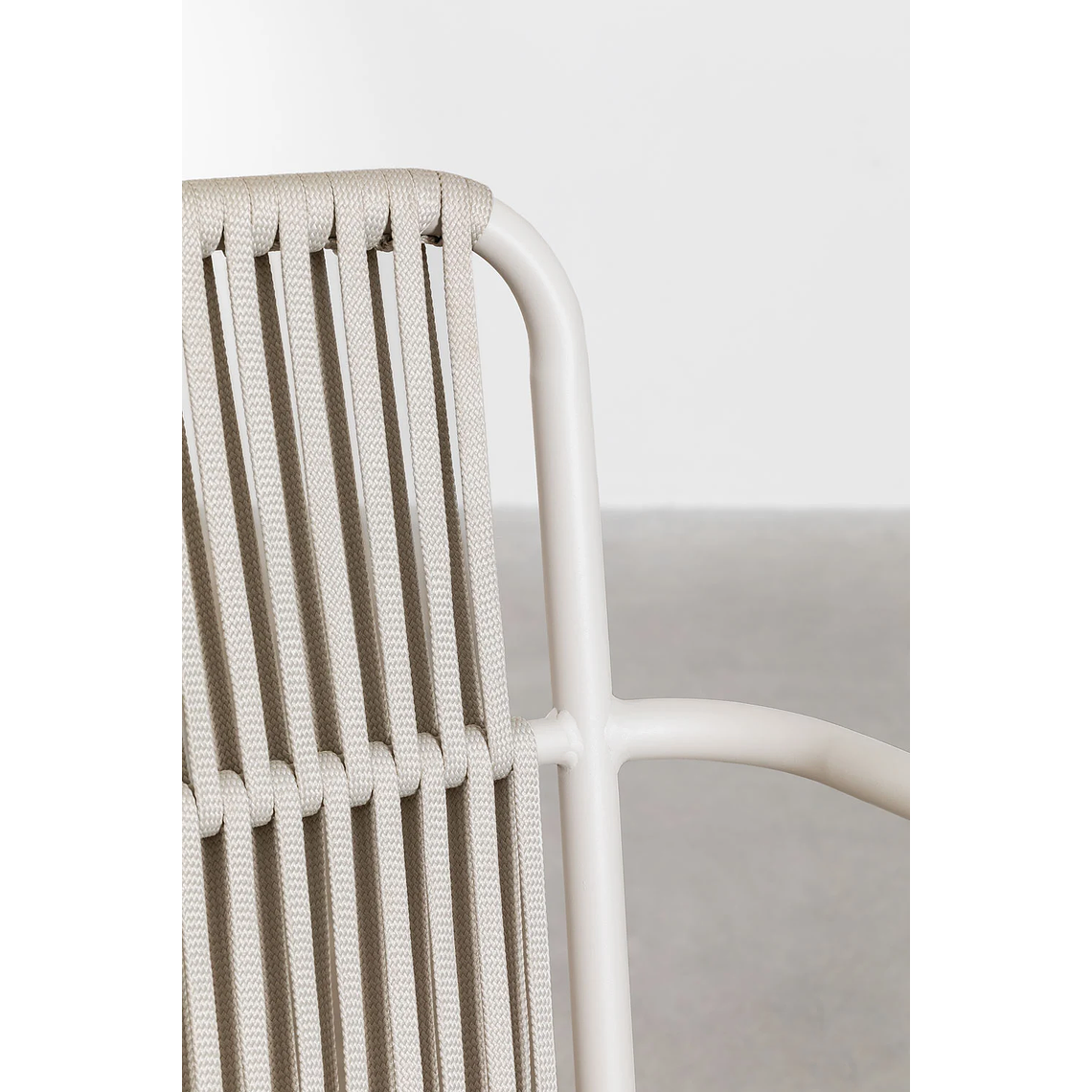 Juego de Mesa Rectangular (180x100 cm) Arnadine y 6 Sillas de Jardín Apilables en Aluminio Alberta Gris Claro 8