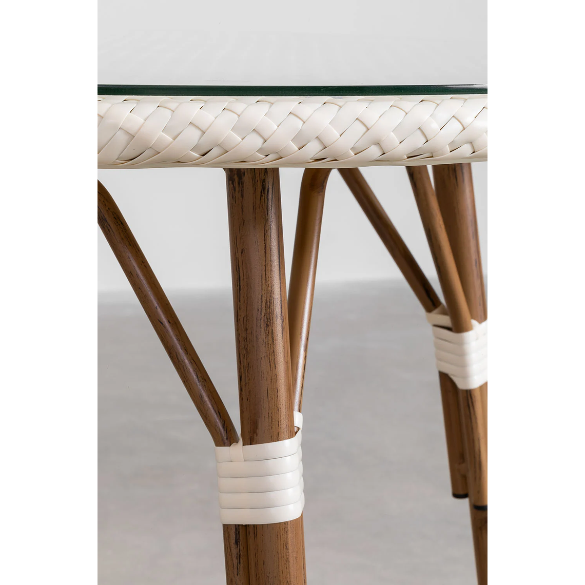 Juego de Mesa Redonda (Ø80 cm) y 4 Sillas de Jardín Apilables con Reposabrazos en Aluminio Brielle Bistro 4