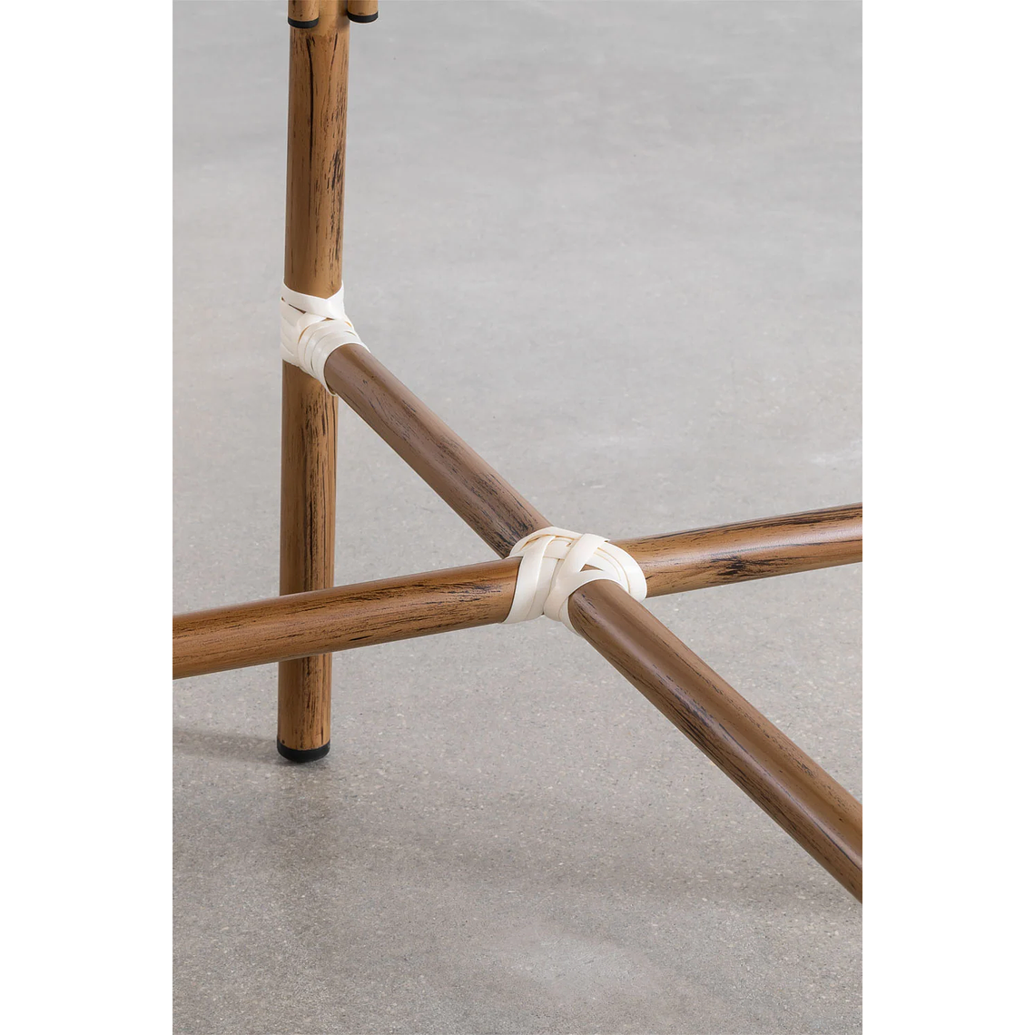 Juego de Mesa Redonda (Ø80 cm) y 4 Sillas de Jardín Apilables con Reposabrazos en Aluminio Brielle Bistro 5