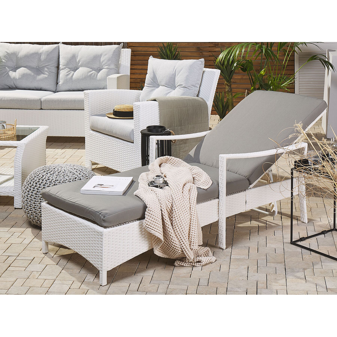 Reposera de jardín de ratán blanca VASTO 2