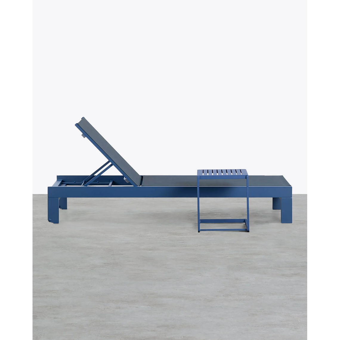 TUMBONA Y MESA AUXILIAR DE ALUMINIO AZUL SAPHIRE 2