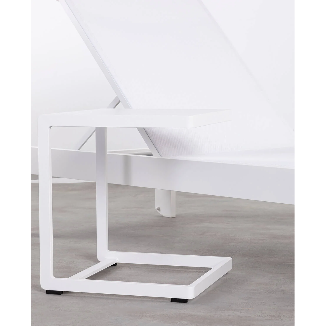 TUMBONA Y MESA AUXILIAR DE ALUMINIO BLANCO POLAR 4