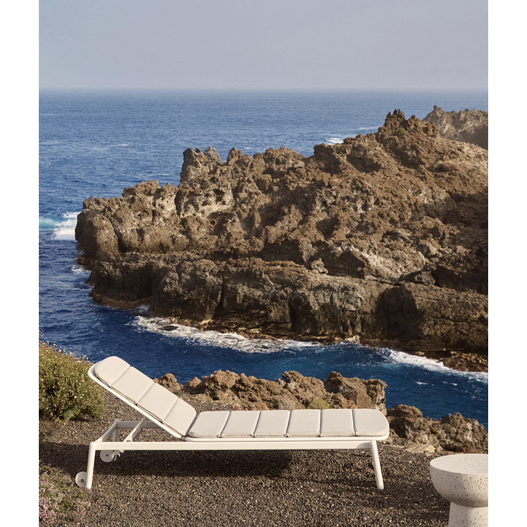 Reposera de exterior Marcona de aluminio con acabado pintado negro 2