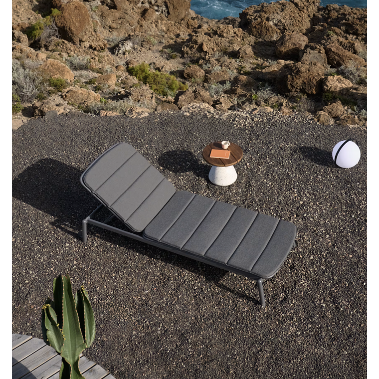 Reposera de exterior Marcona de aluminio con acabado pintado blanco 2