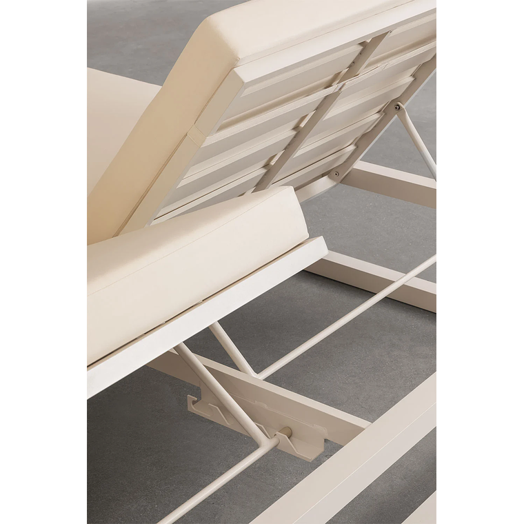 Cama balinesa reclinable en aluminio y tela Nasau Blanco Gardenia 9
