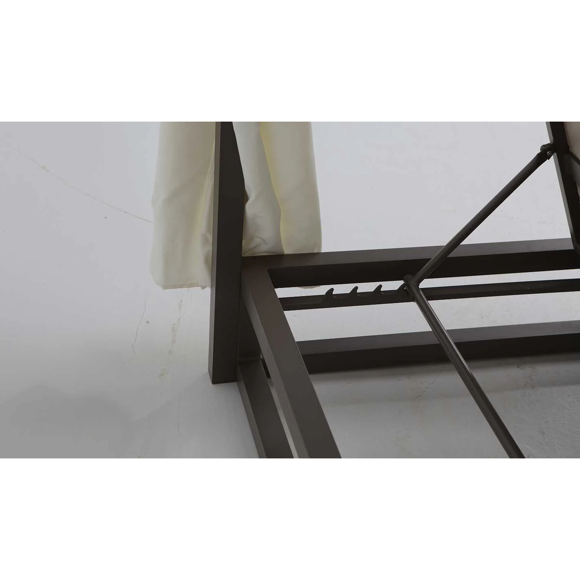 Cama Balinesa aluminio con cojines náuticos antracita 4