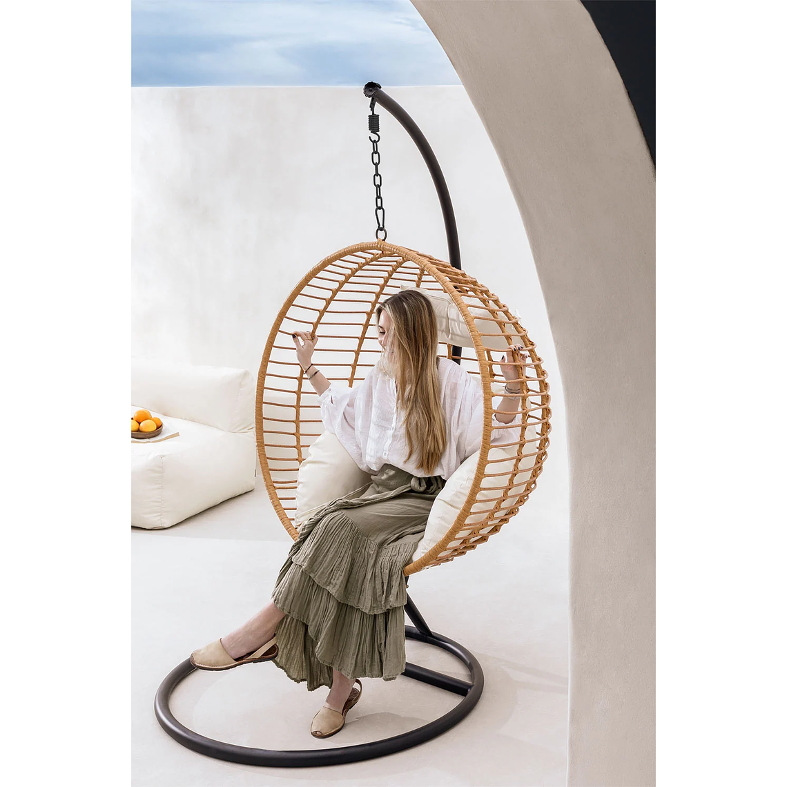 Sillón colgante de jardín con cojín Yosif Base Negra 6