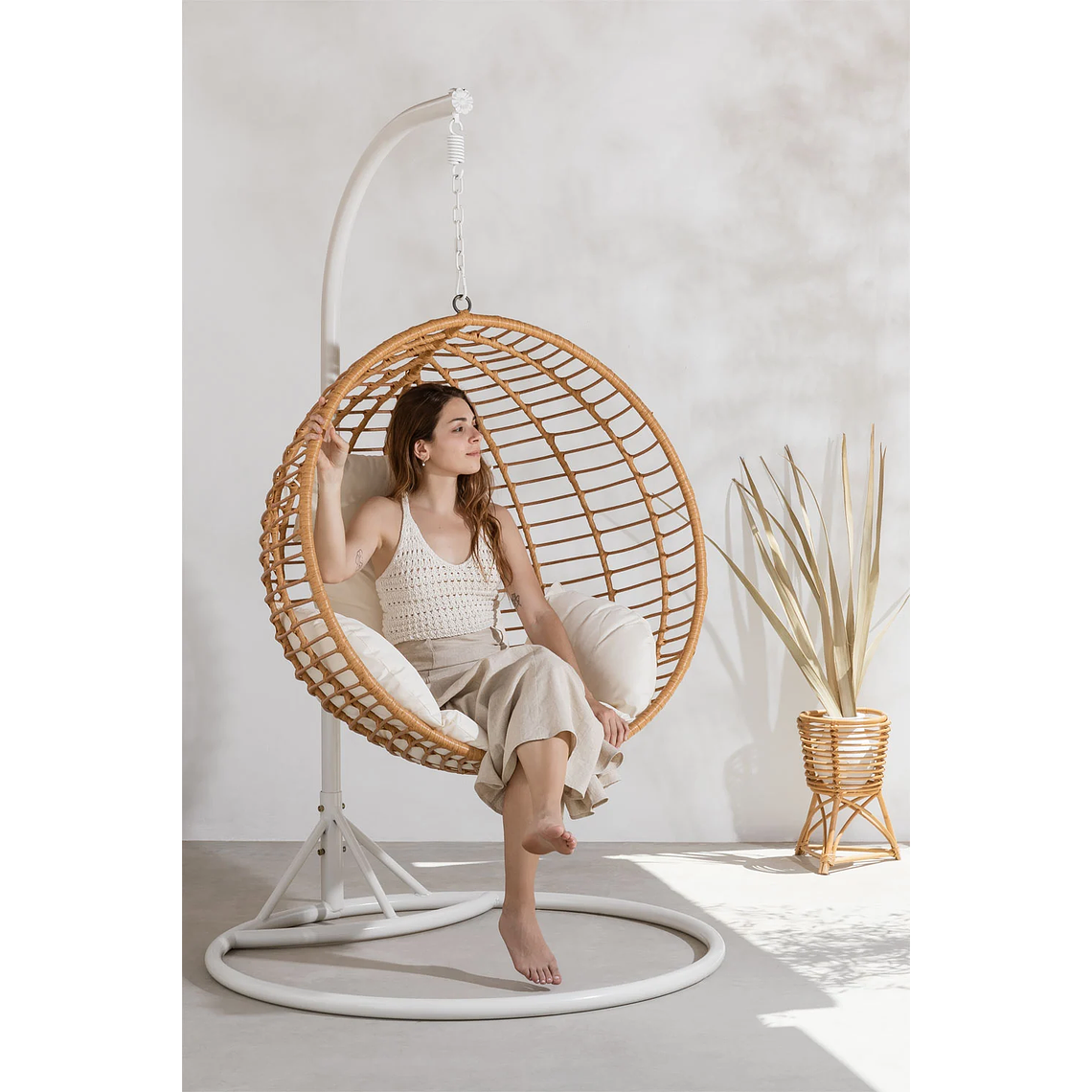 Sillón colgante de jardín con cojín Yosif Base Blanca 7