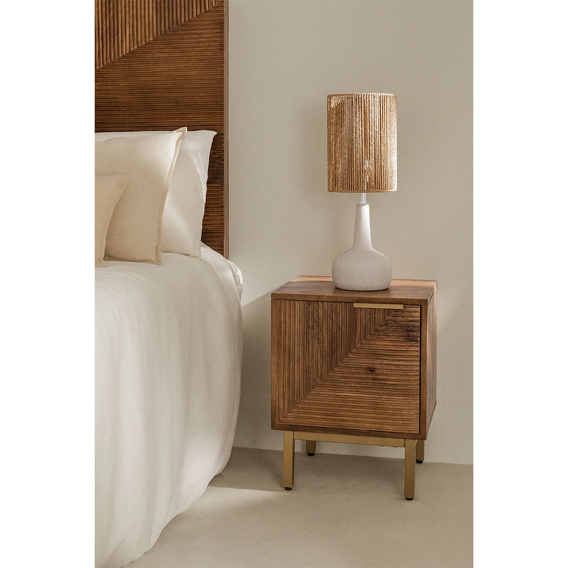 Velador en Madera de Mango Baty 1