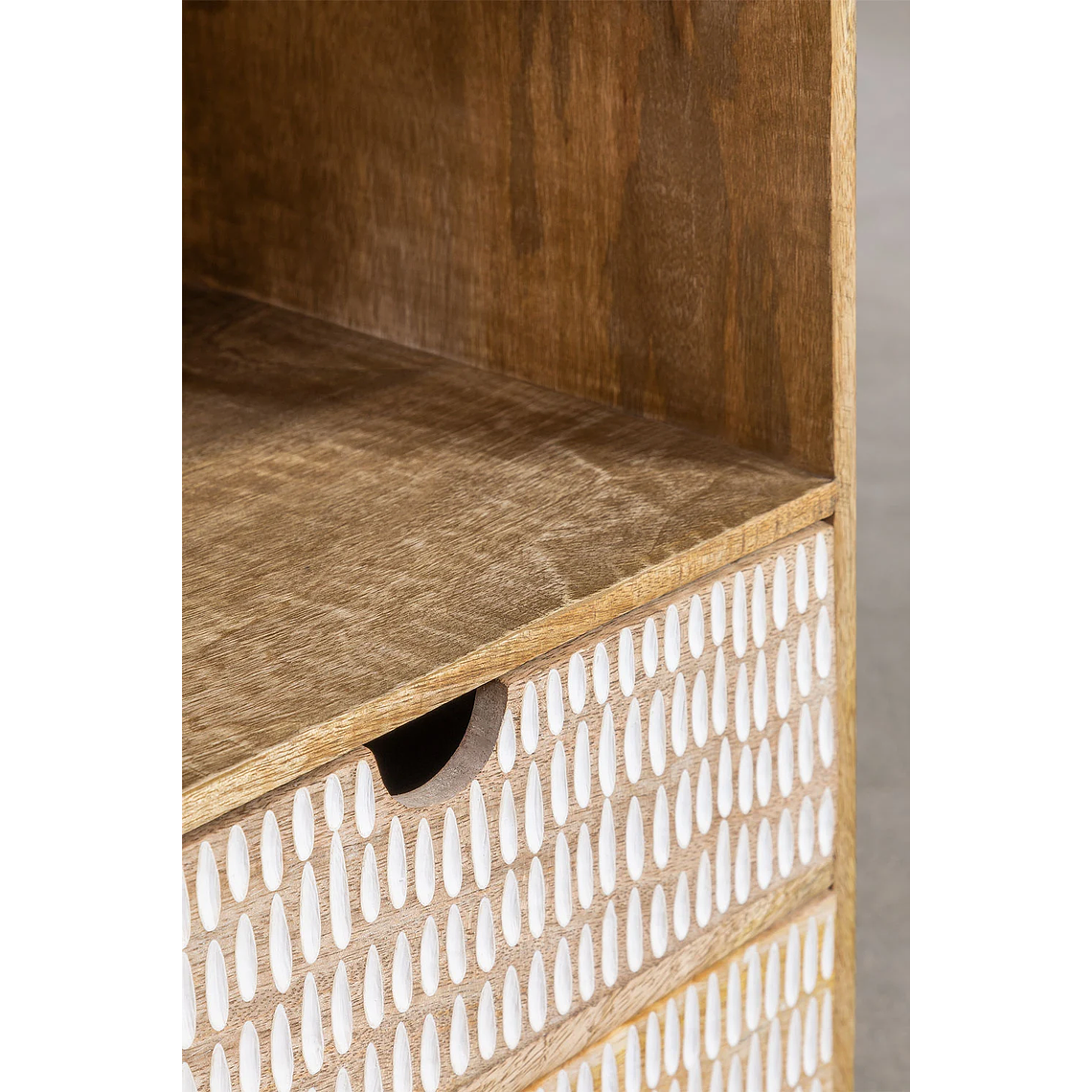 Velador con almacenaje en madera de mango Yulara 5