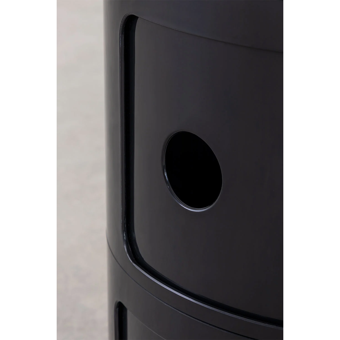 Velador Redonda con Estantes Babel Negro 4