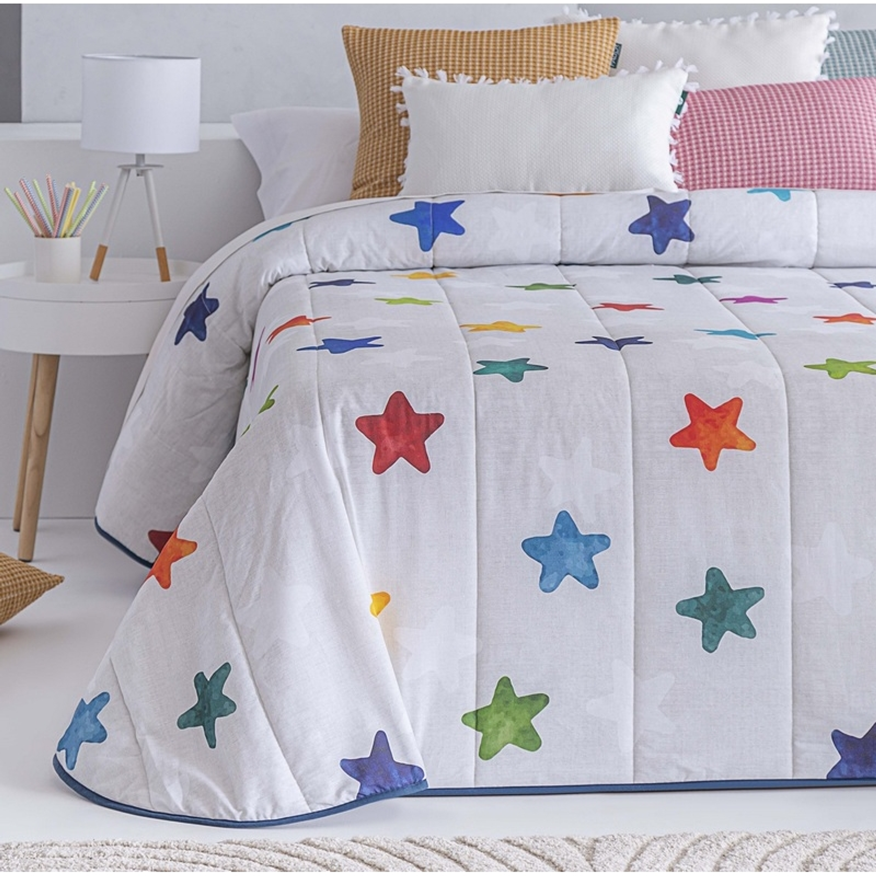 COLCHA VERANO INFANTIL CON RELLENO ALTET ESTRELLAS DE COLORES CAMA 1 PLAZA