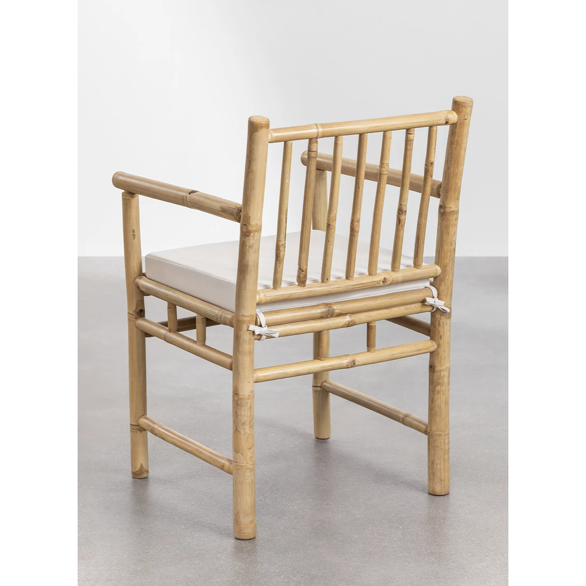 Silla de comedor con reposabrazos con cojín en bambú Senia 3