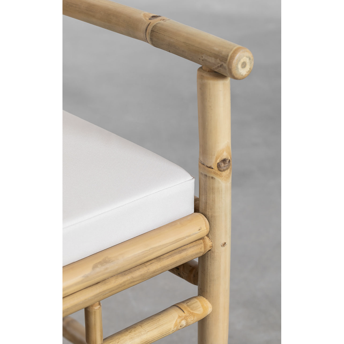 Silla de comedor con reposabrazos con cojín en bambú Senia 5