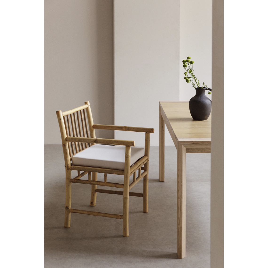 Silla de comedor con reposabrazos con cojín en bambú Senia 6