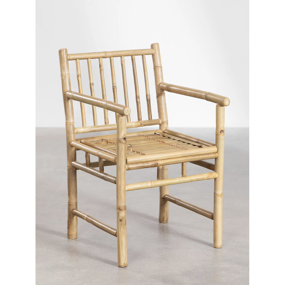 Silla de comedor con reposabrazos sin cojín en bambú Senia 1