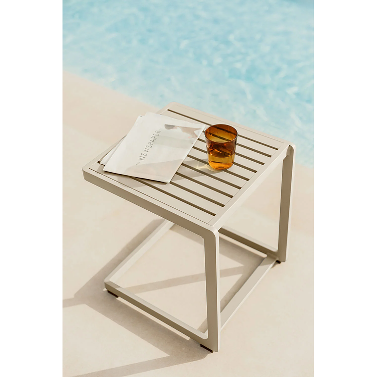 Mesa auxiliar de aluminio DULEM 40 x 40 Beige Tapioca 2