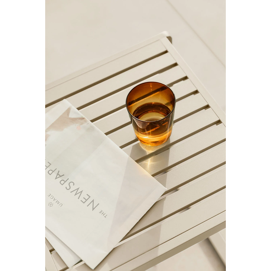 Mesa auxiliar de aluminio DULEM 40 x 40 Beige Tapioca 3