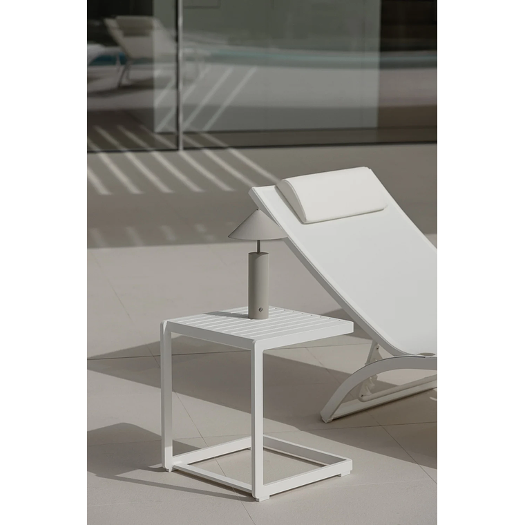 Mesa auxiliar de aluminio DULEM 40 x 40 Blanco Gardenia 1