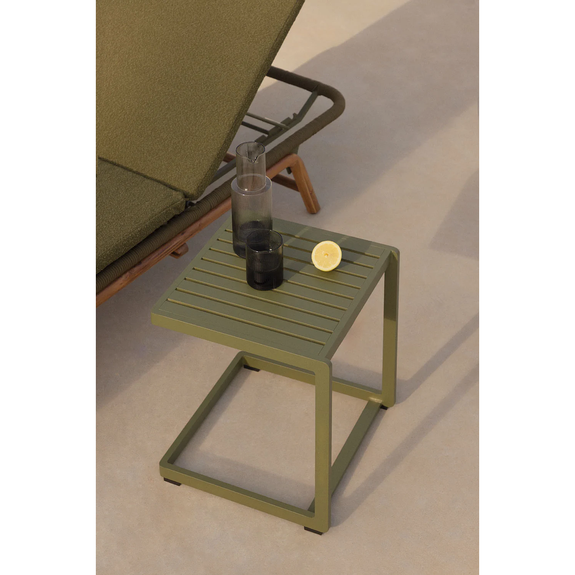 Mesa auxiliar de aluminio DULEM 40 x 40 Verde Oliva Intenso 1