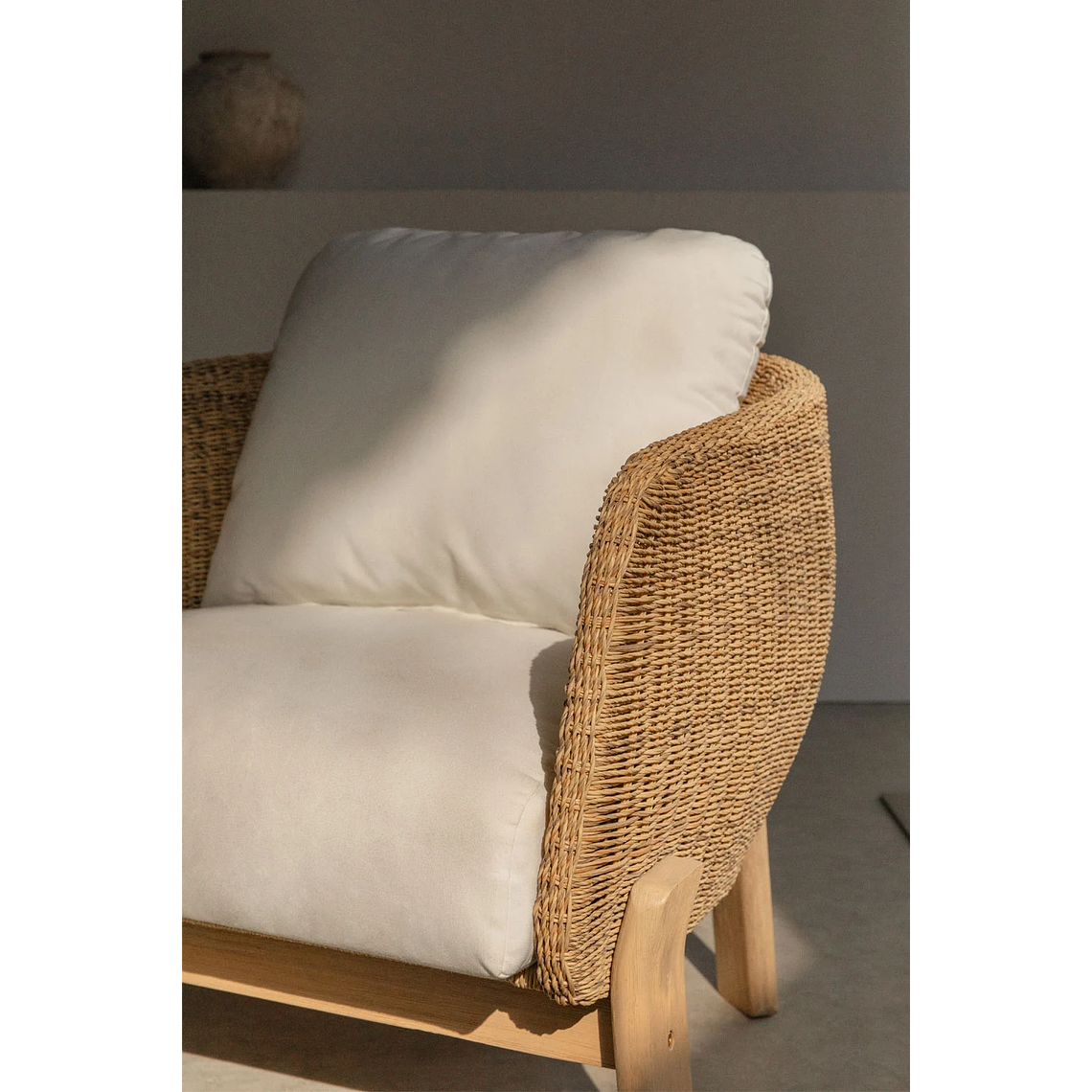 Poltrona en Madera de Acacia con Ratan Leilan 3